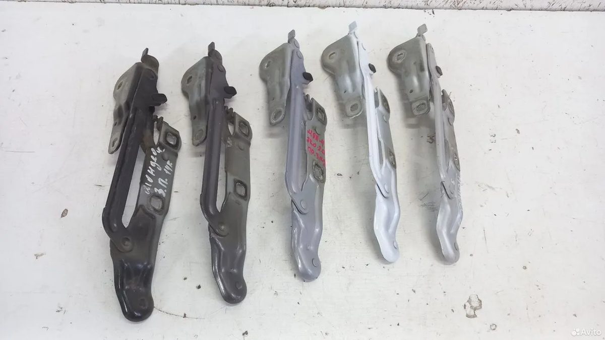 Петля крышки багажника правая Ford Mondeo 4
