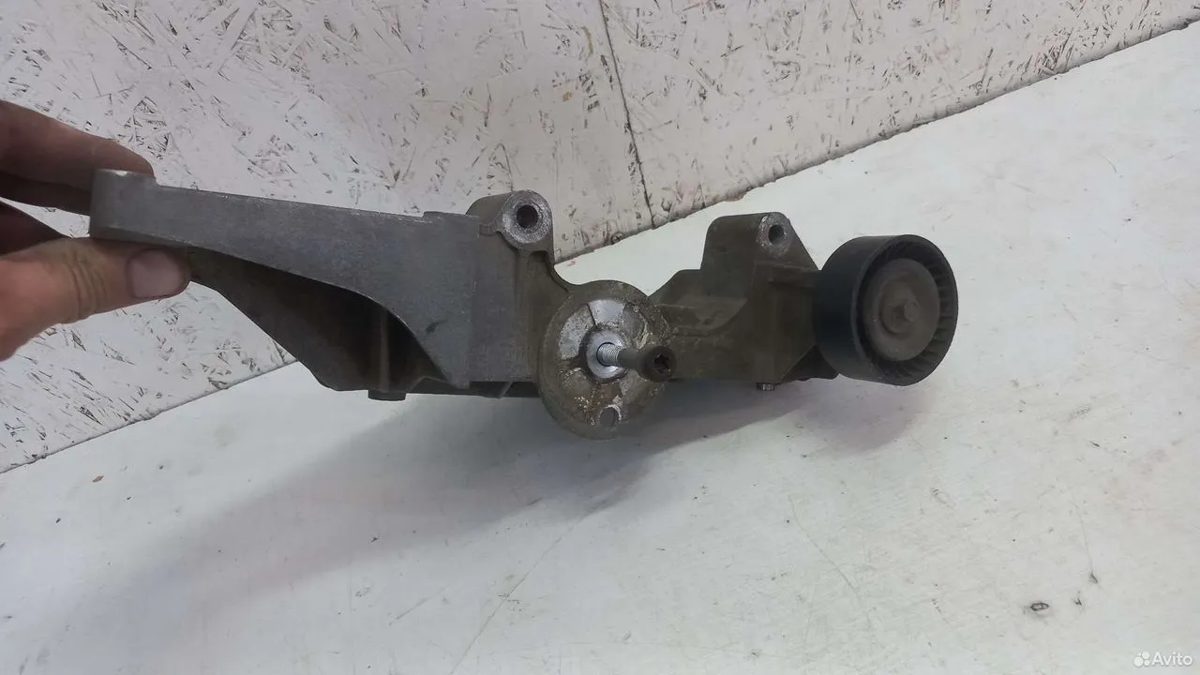 Кронштейн генератора Ford Focus 3 — фото 3