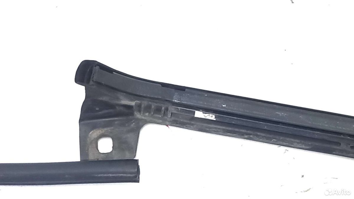 Уплотнитель двери передней правой VW Passat CC — фото 3