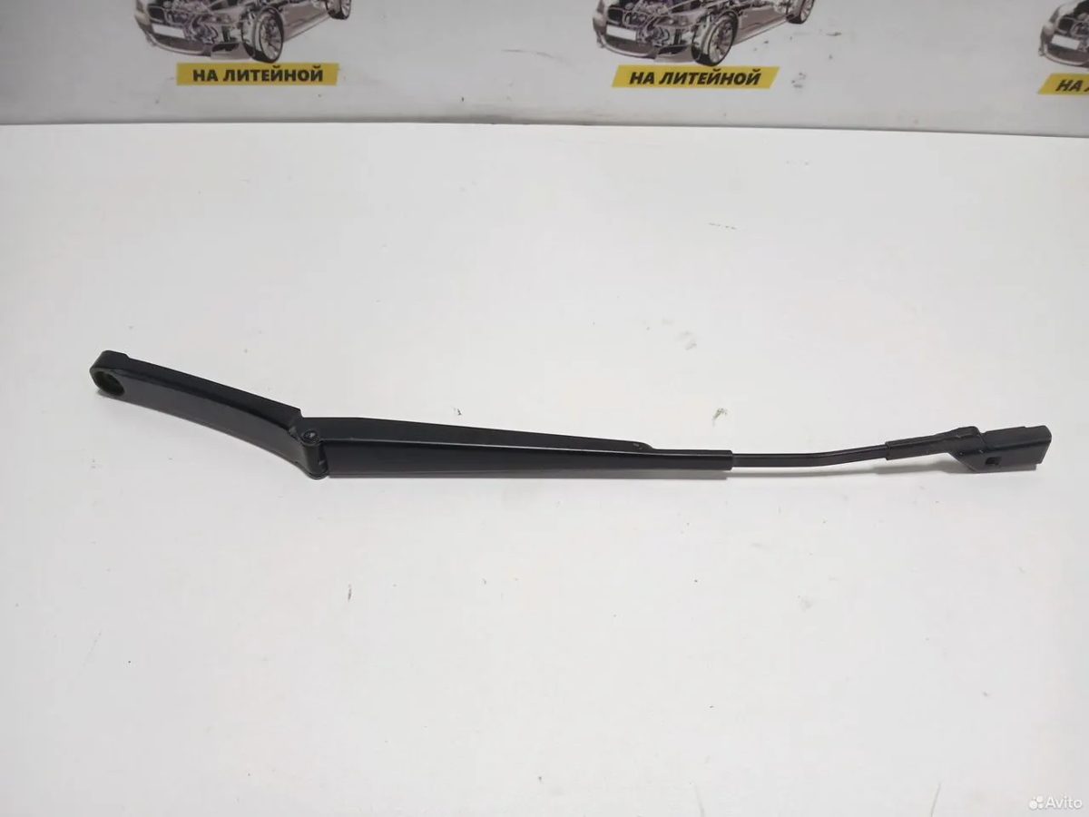 Поводок дворника левый VW Passat CC