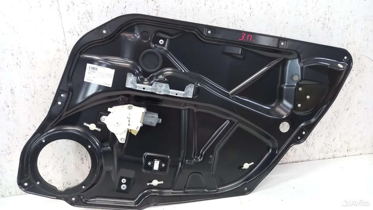 Стеклоподъемник задний правый Mercedes W251