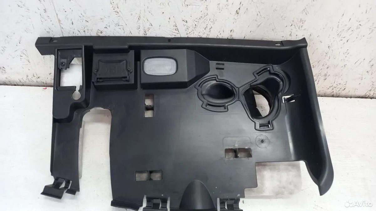 Накладка торпеды левая Mercedes W251 R350