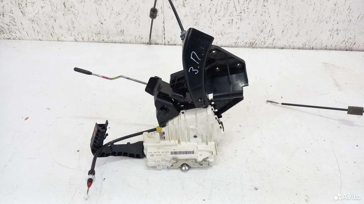 Замок задней правой двери Mercedes W251 R350