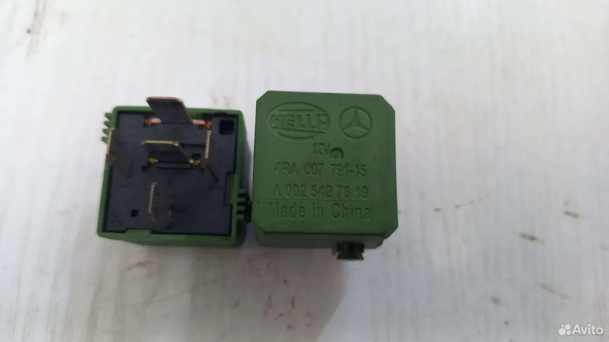 Реле пневмокомпрессора Mercedes W251 R350