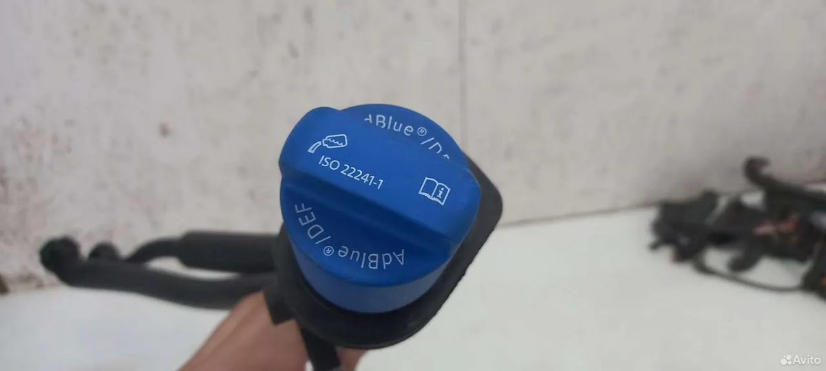 Горловина AdBlue Volkswagen Tiguan 2 diesel — фото 2