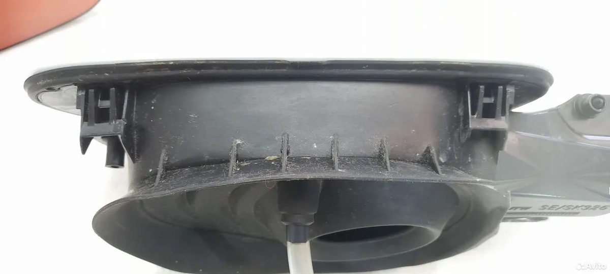 Лючок бензобака Skoda Karoq — фото 3
