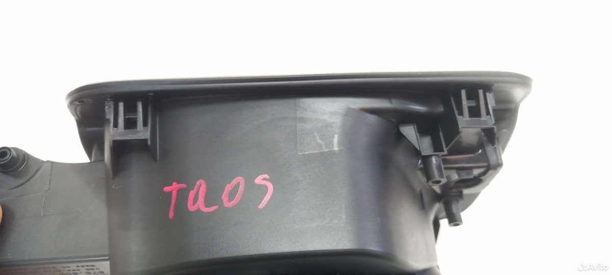 Лючок бензобака Volkswagen Taos 2022 г — фото 4