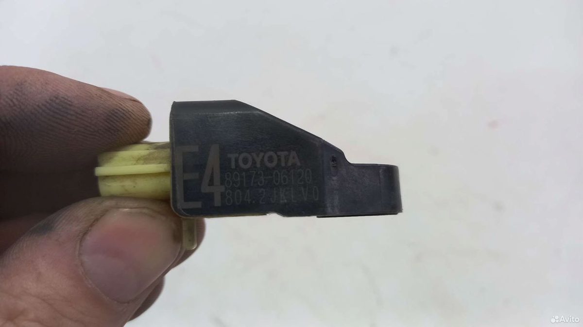 Датчик удара Toyota Camry XV50 — фото 3