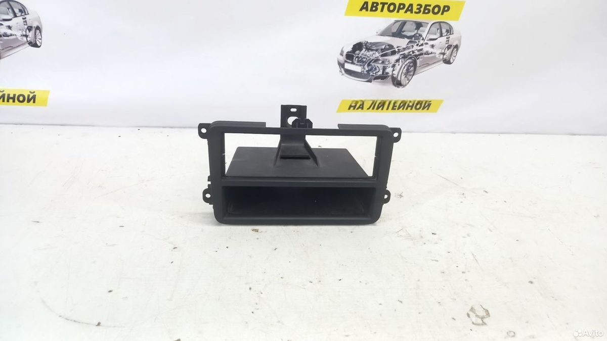 Рамка магнитолы Volkswagen Polo 5 2013