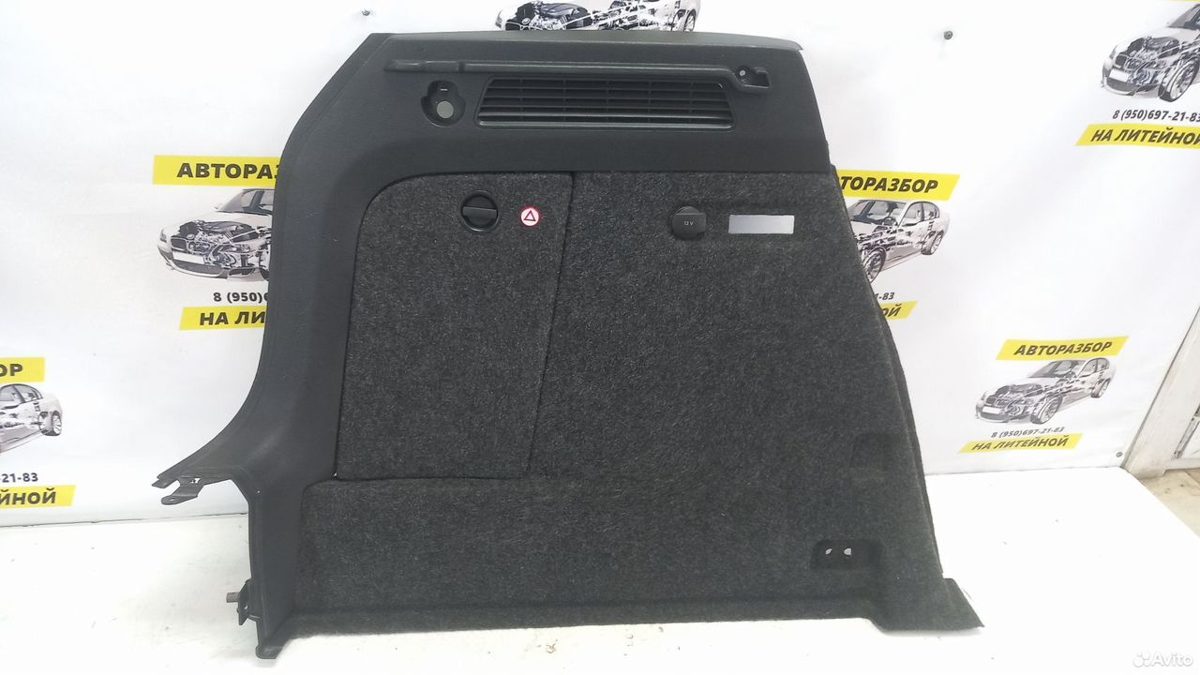 Обшивка багажника левая Volkswagen Tiguan 1