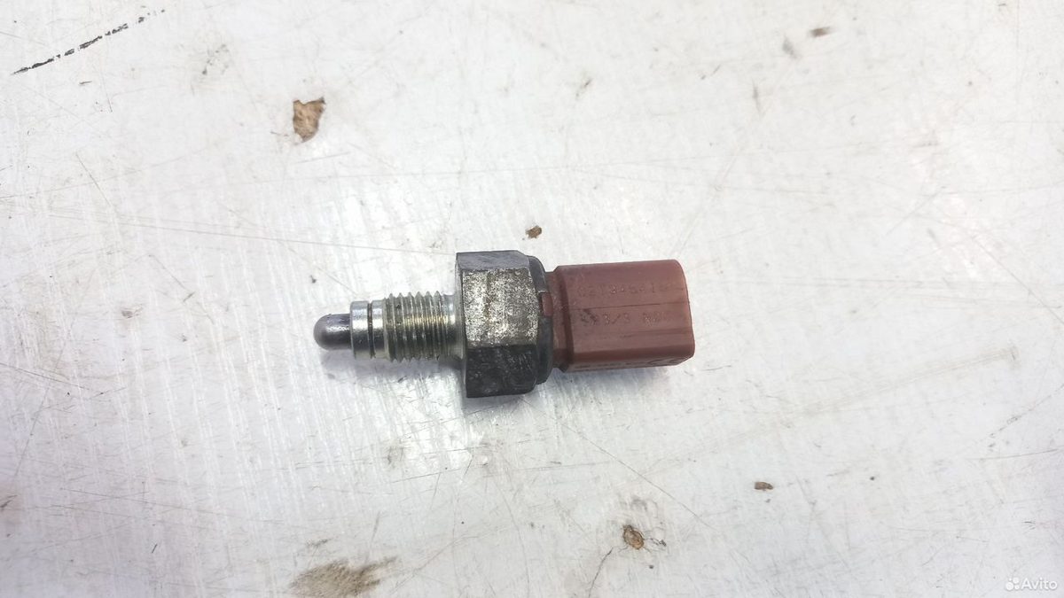 Датчик заднего хода VAG 02T
