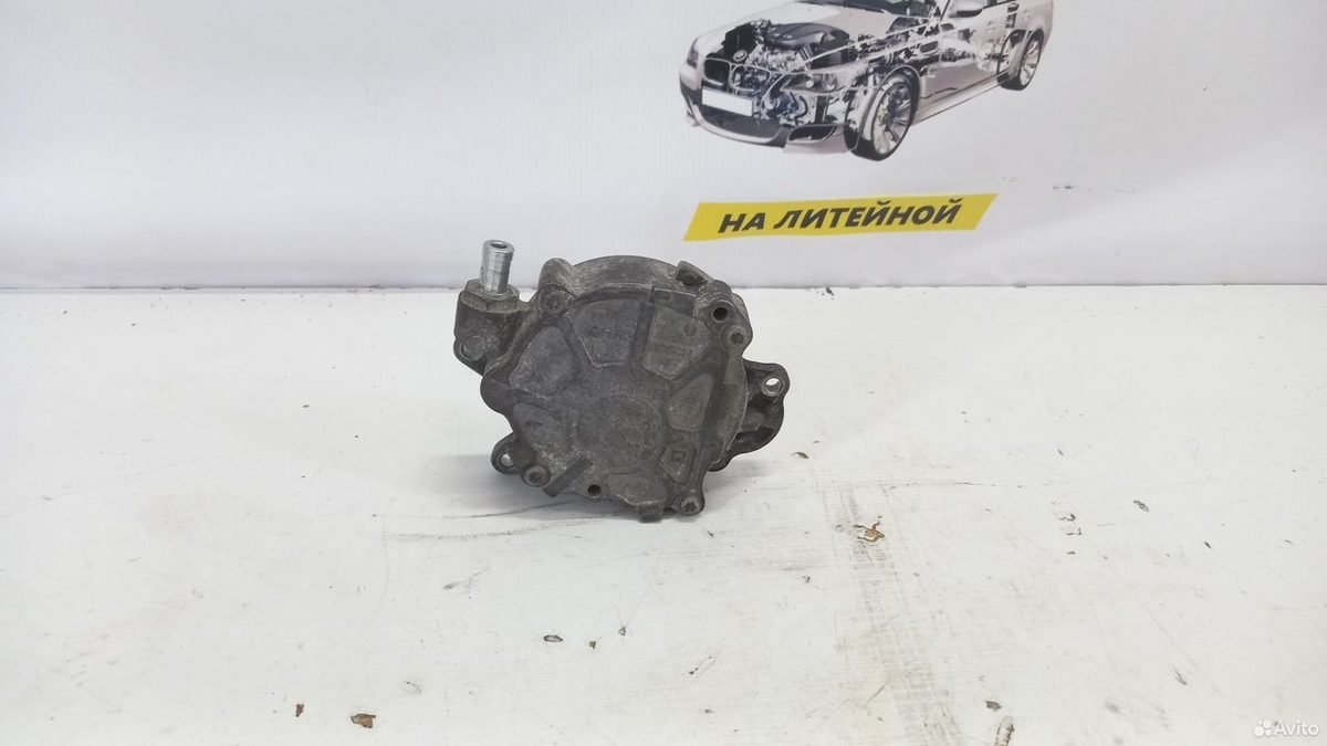 Насос вакуумный 2.0 CBA Volkswagen Tiguan 1