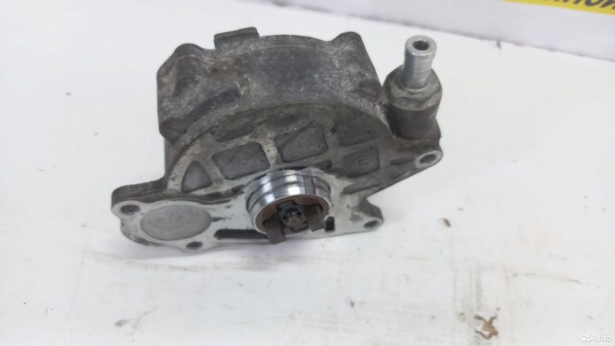 Насос вакуумный 2.0 CBA Volkswagen Tiguan 1 — фото 2