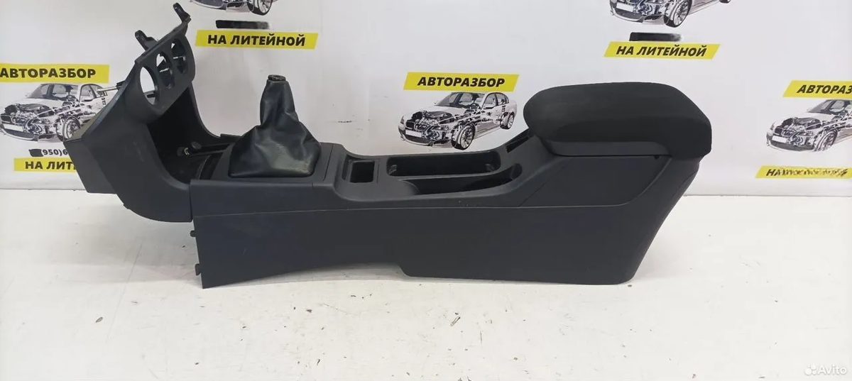 Подлокотник Mitsubishi Lancer 10