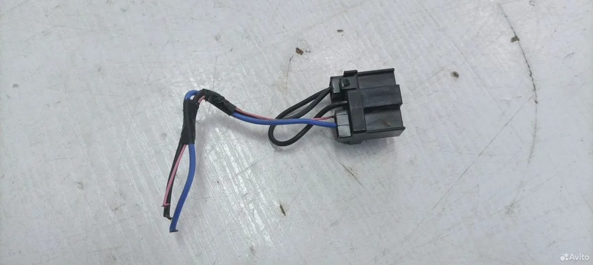 Вставка в блок реле Toyota Camry XV55