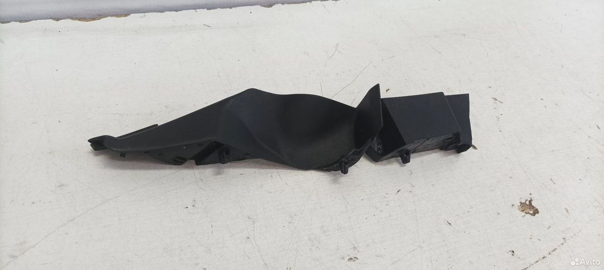 Уголок жабо левый Toyota Camry XV70