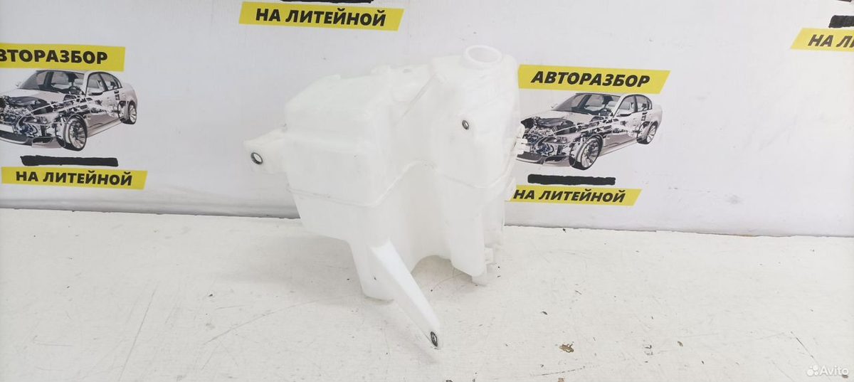 Бачок омывателя Toyota Camry XV70