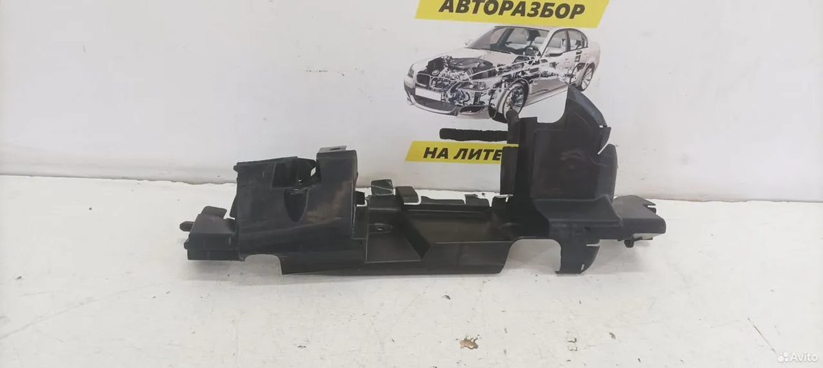 Дефлектор радиатора правый Toyota Camry XV70