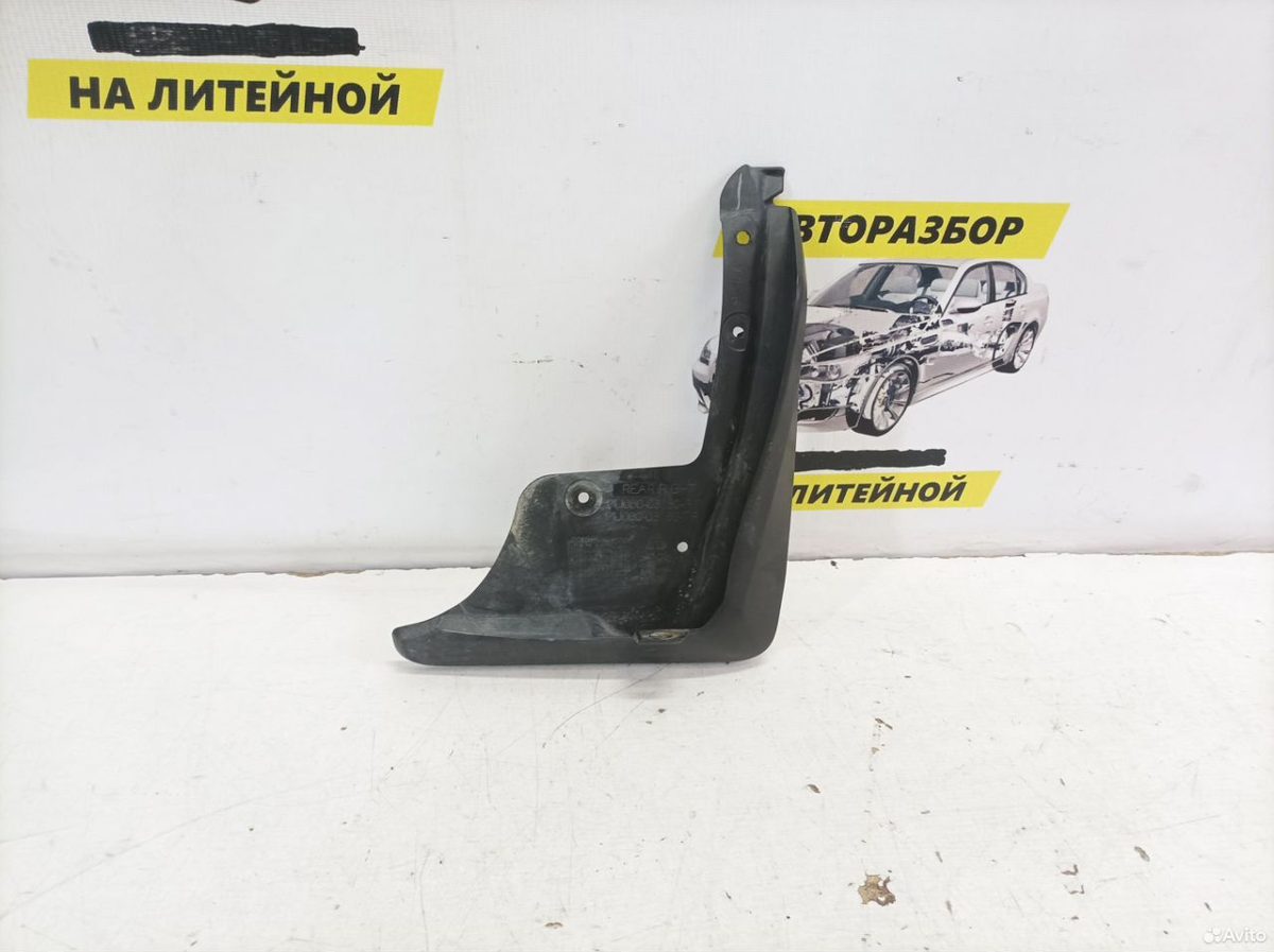Брызговик задний правый Toyota Camry XV70