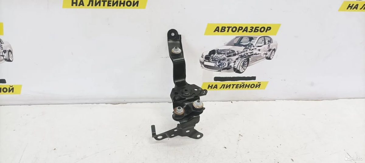 Кронштейн блока ABS Toyota Camry XV70