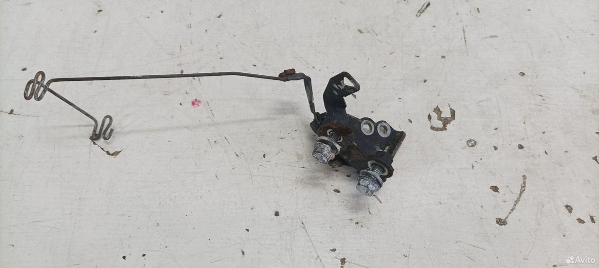 Крепление водяного насоса Toyota Camry XV70