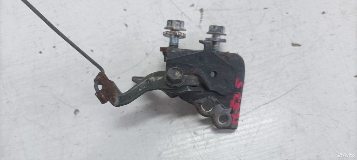 Крепление водяного насоса Toyota Camry XV70 — фото 3