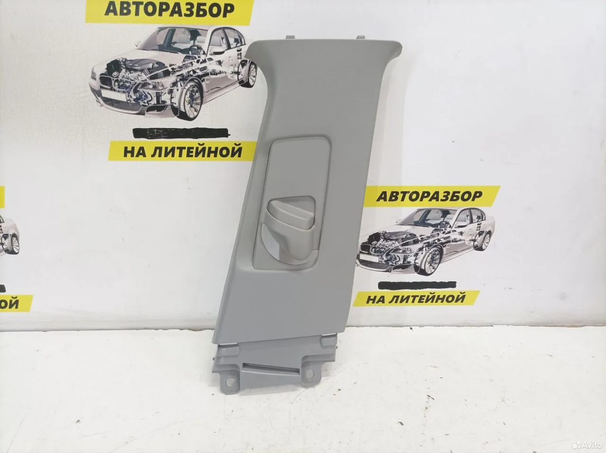 Обшивка стойки верхняя правая Toyota Camry XV70