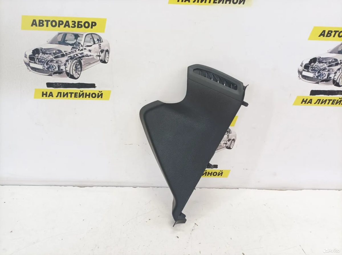 Накладка торпедо правая боковая Toyota Camry XV70