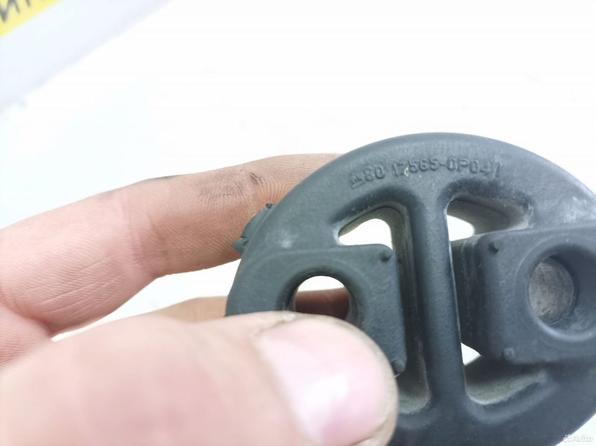 Подушка выхлопной трубы Toyota Camry XV70 — фото 3