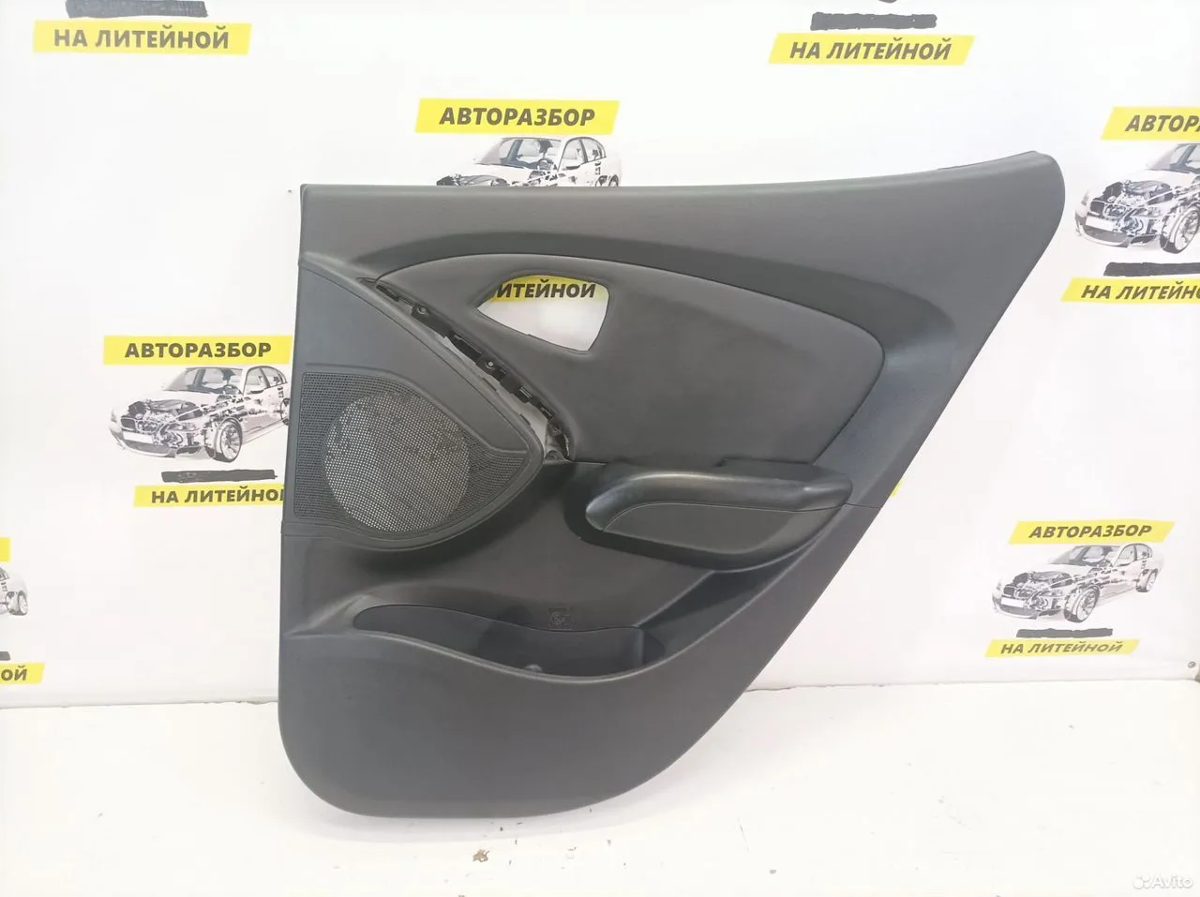 Обшивка двери задняя правая Hyundai Tucson 2