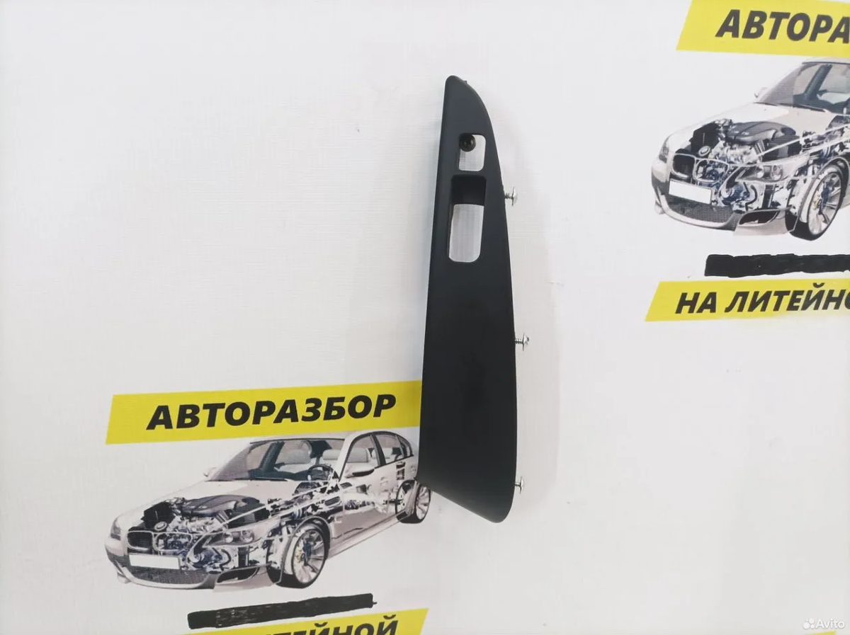 Накладка обшивки двери задней правой Hyundai IX35
