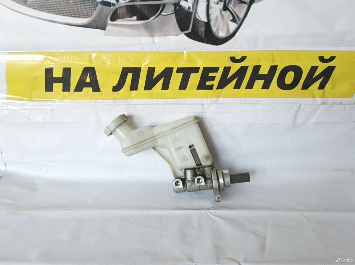 Главный тормозной цилиндр Hyundai IX35 AT