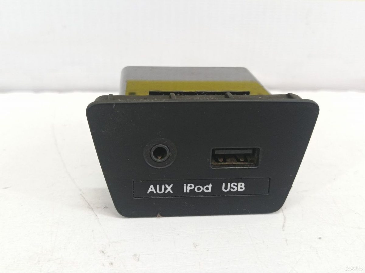 Разъем USB AUX Hyundai IX35 — фото 2