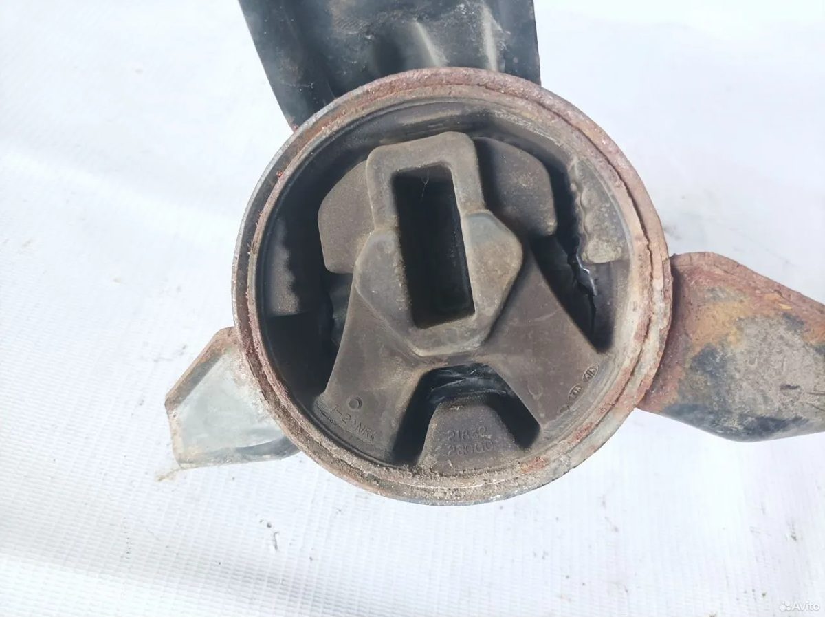 Опора АКПП Hyundai IX35 — фото 5