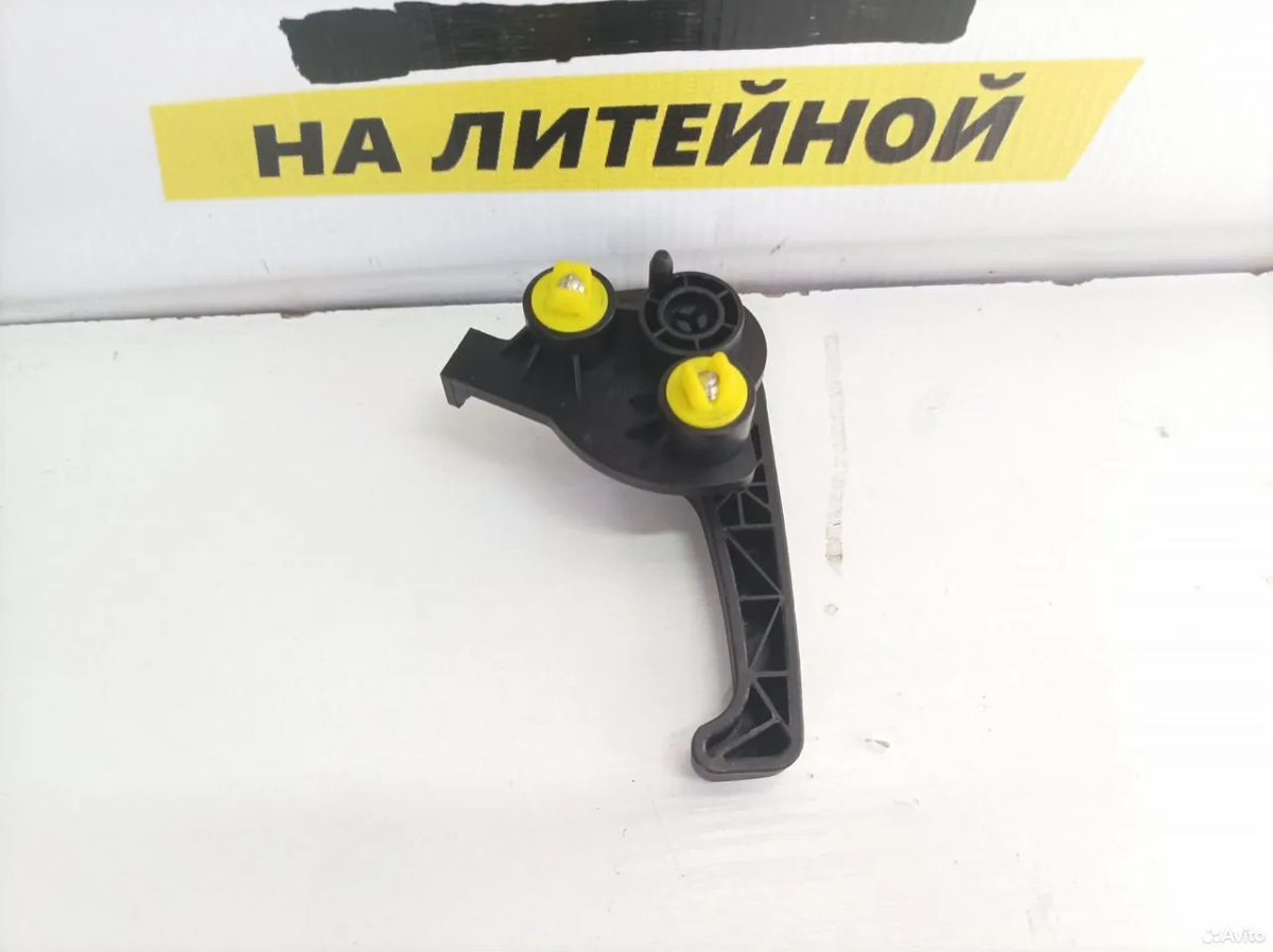 Ручка открывания капота Hyundai IX35 — фото 3