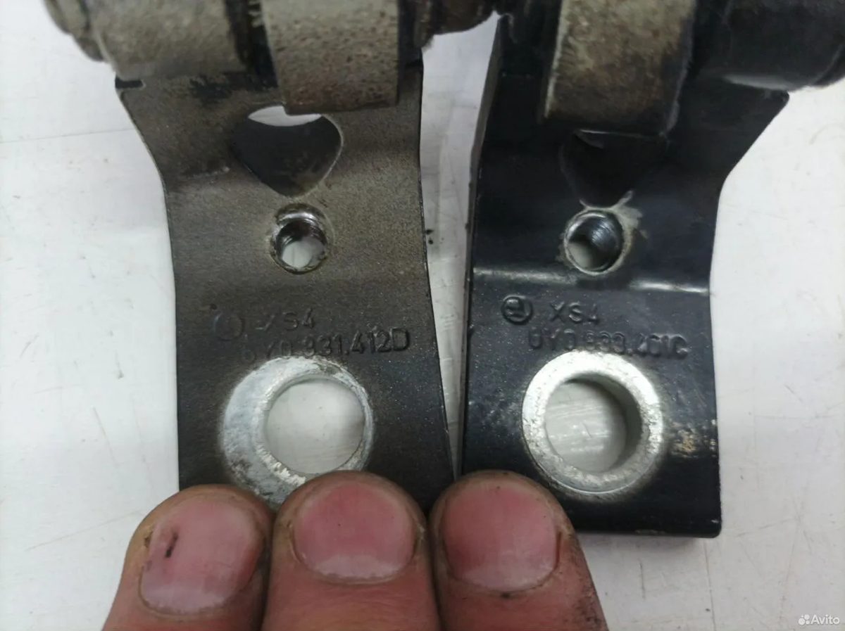 Петля двери правая Skoda Fabia 1 — фото 4