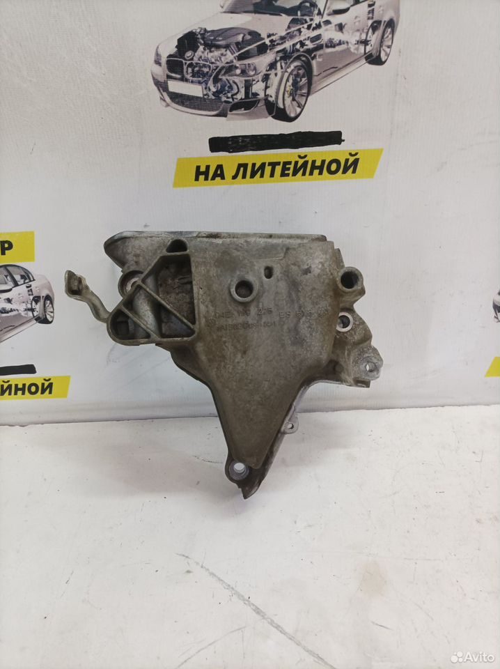 Кронштейн крышка грм 1.4 CZD VAG