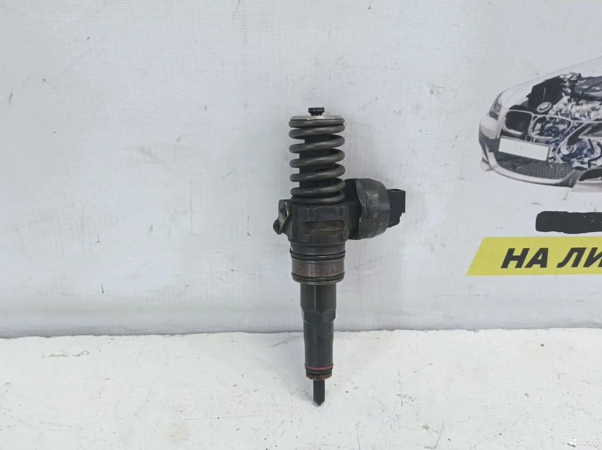Насос форсунка 2.5 AXD Volkswagen T5 Multivan