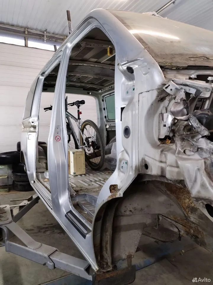 Стойка двери пассажира Volkswagen Multivan T5