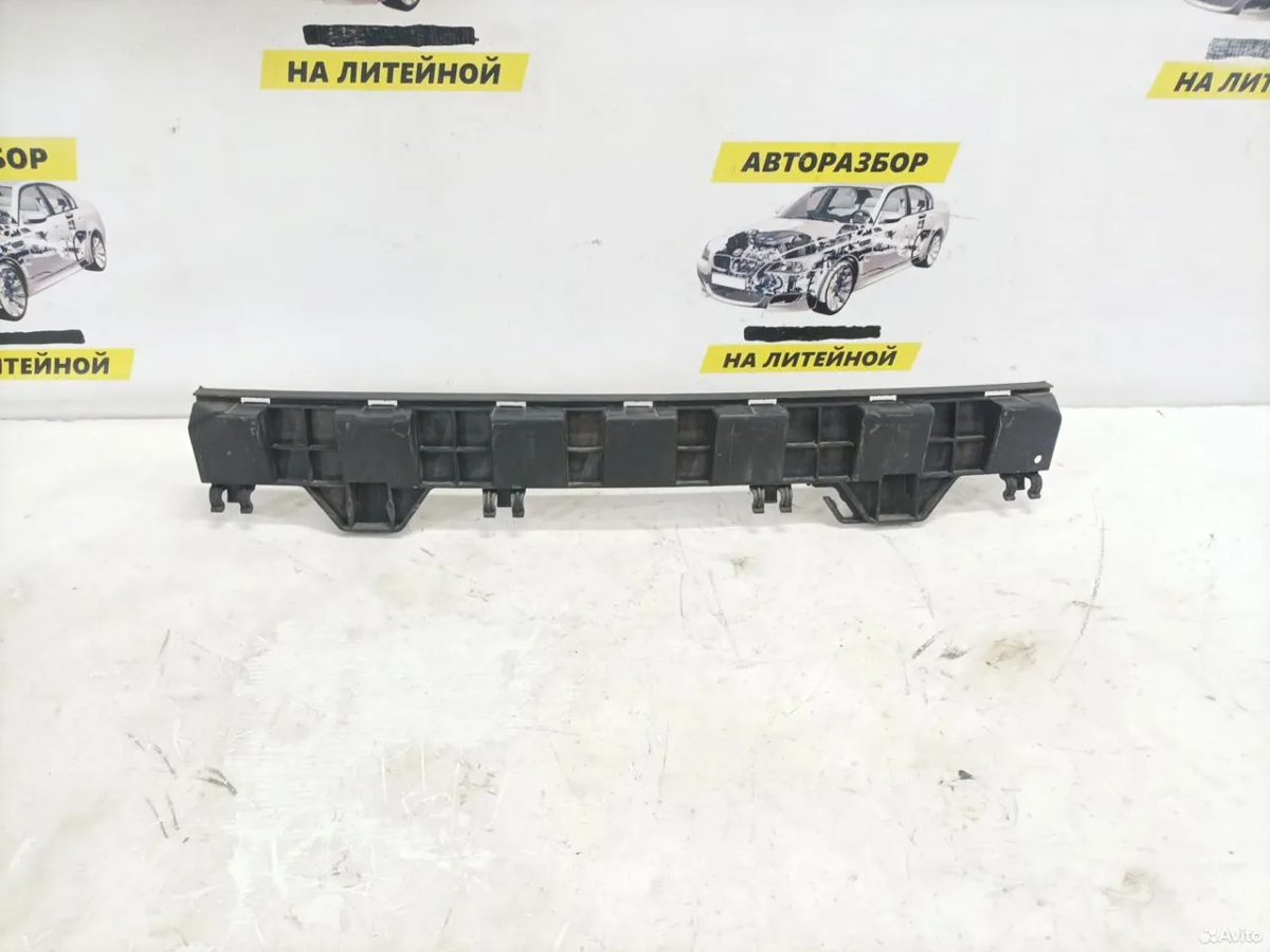 Кронштейн бампера задний Mercedes Benz W204