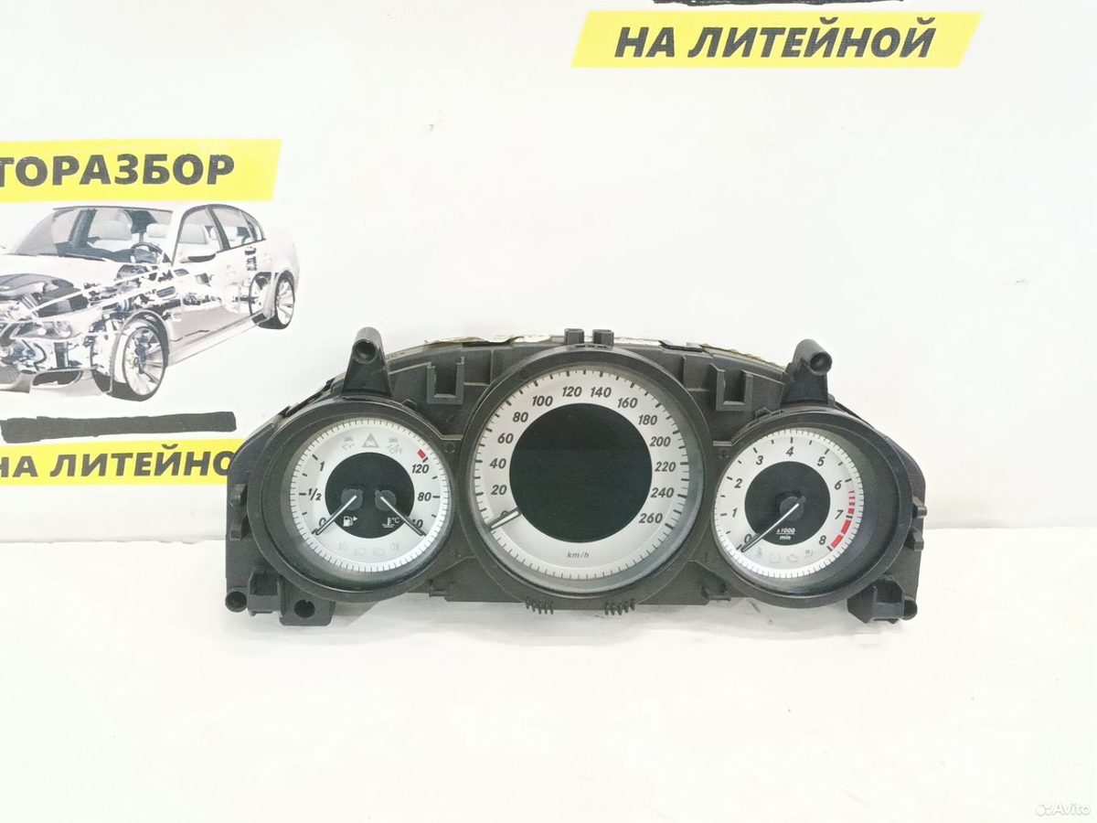Панель приборов Mercedes Benz W204