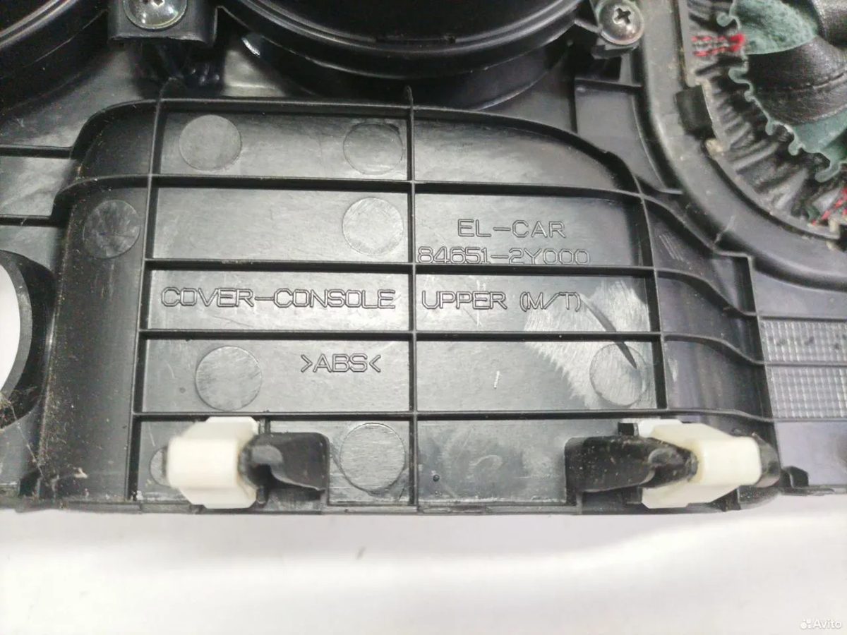 Накладка консоли Hyundai IX35 MT — фото 8