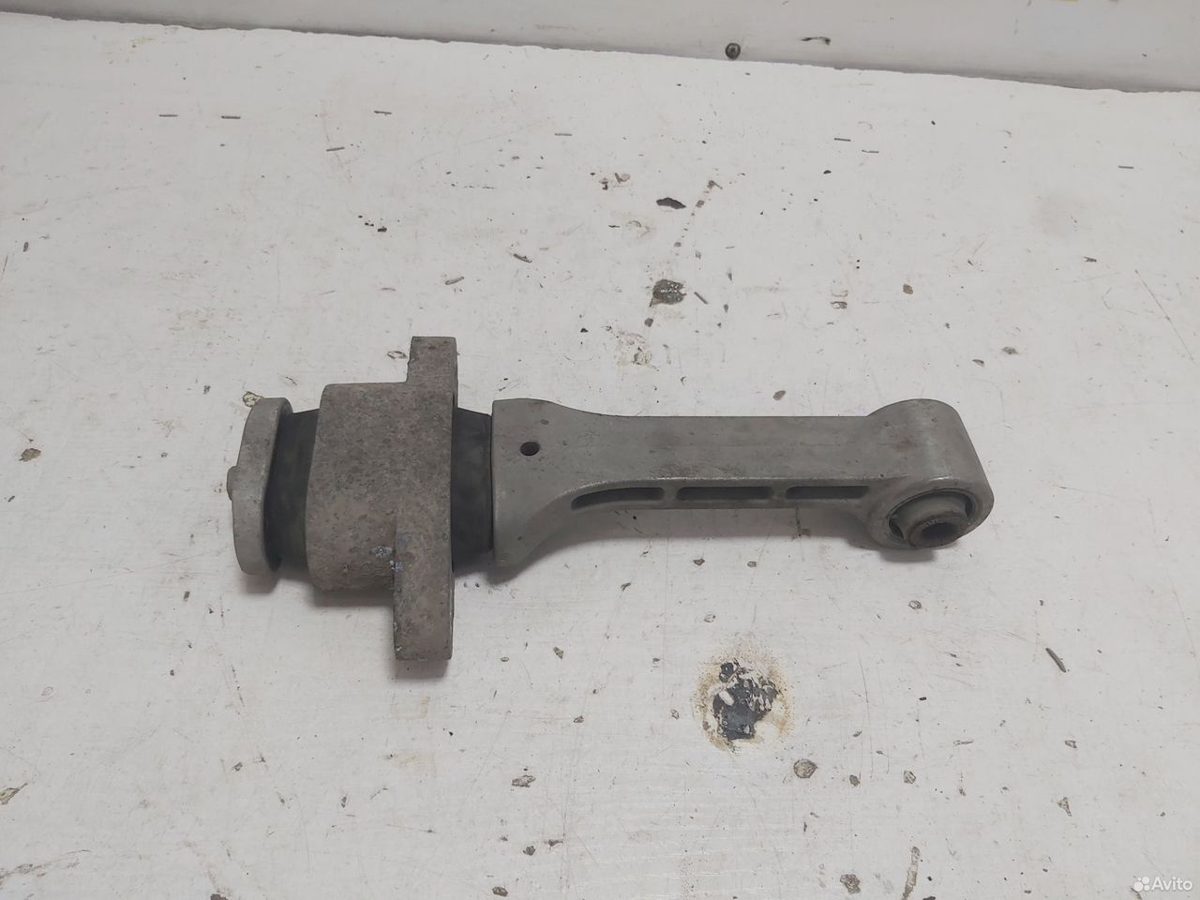 Опора МКПП нижняя Hyundai IX35