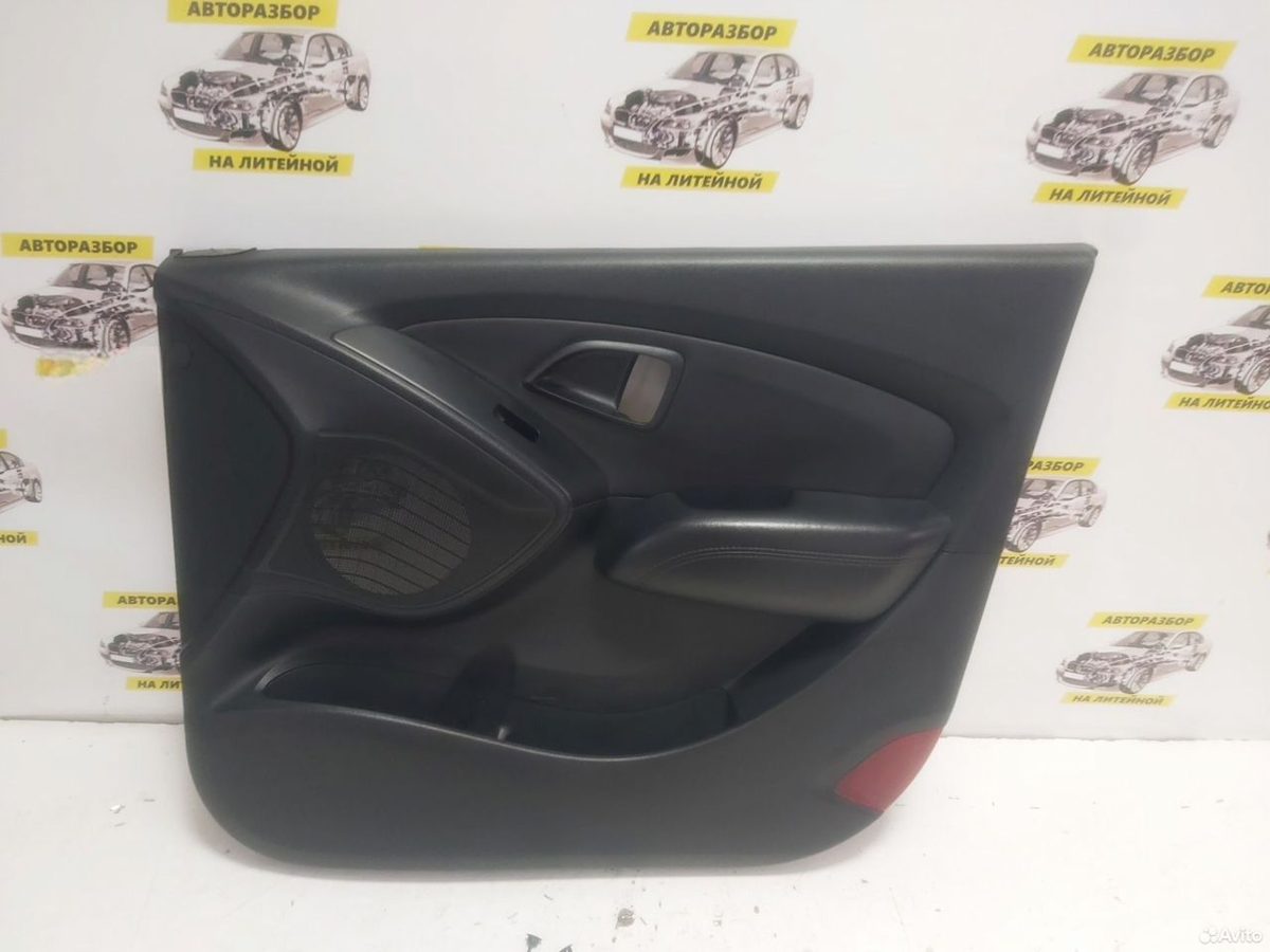 Обшивка двери передняя правая Hyundai IX35 2012