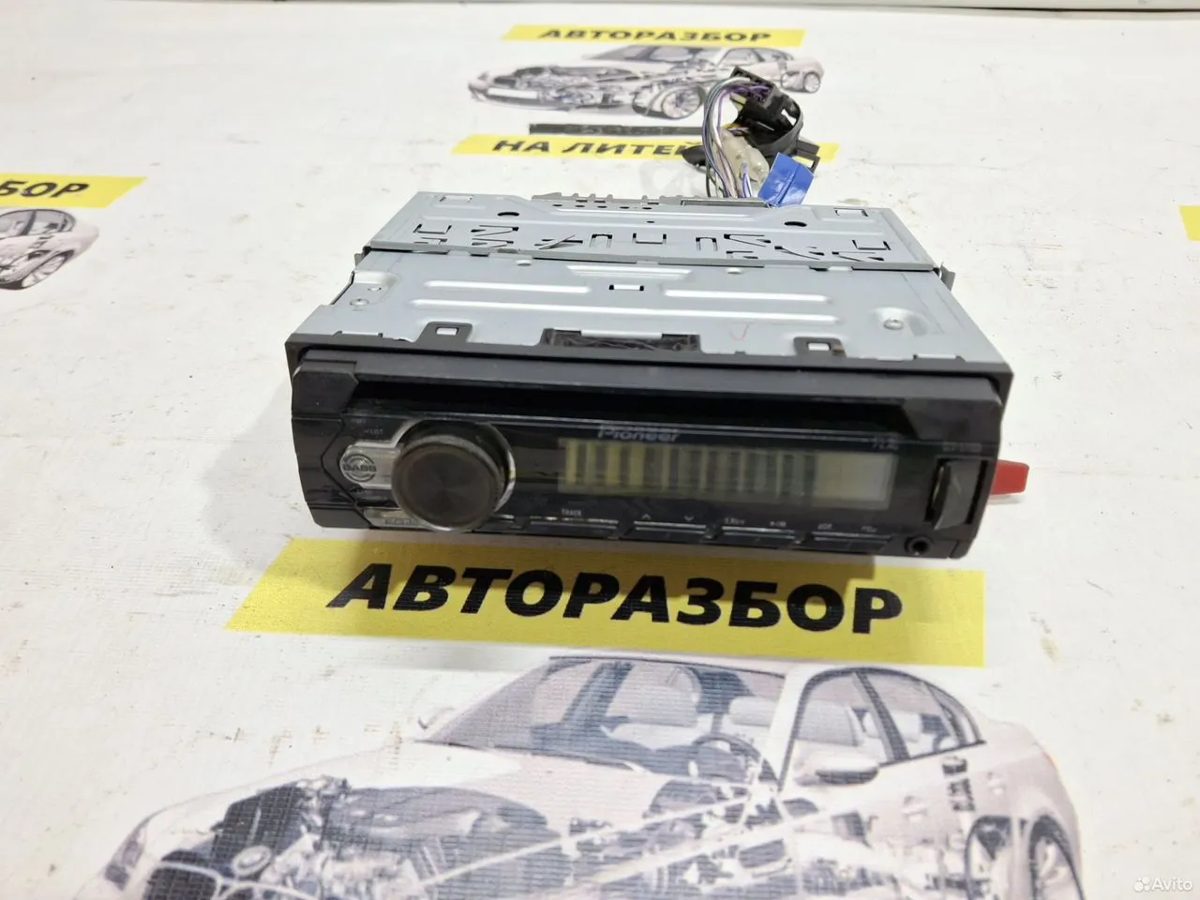 Автомогнитола Pioneer Den-S 111UB