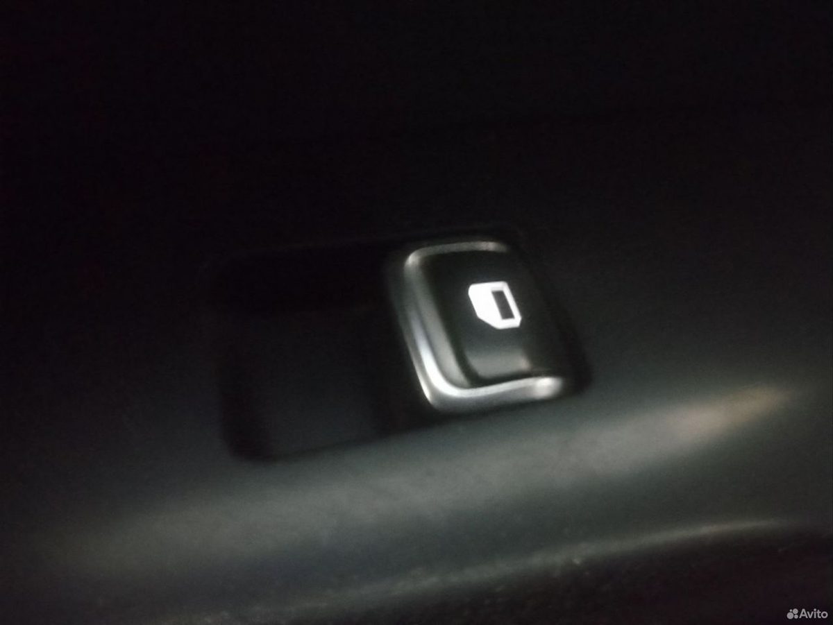 Кнопка стеклоподъемника задняя Kia K5 DL3 — фото 6
