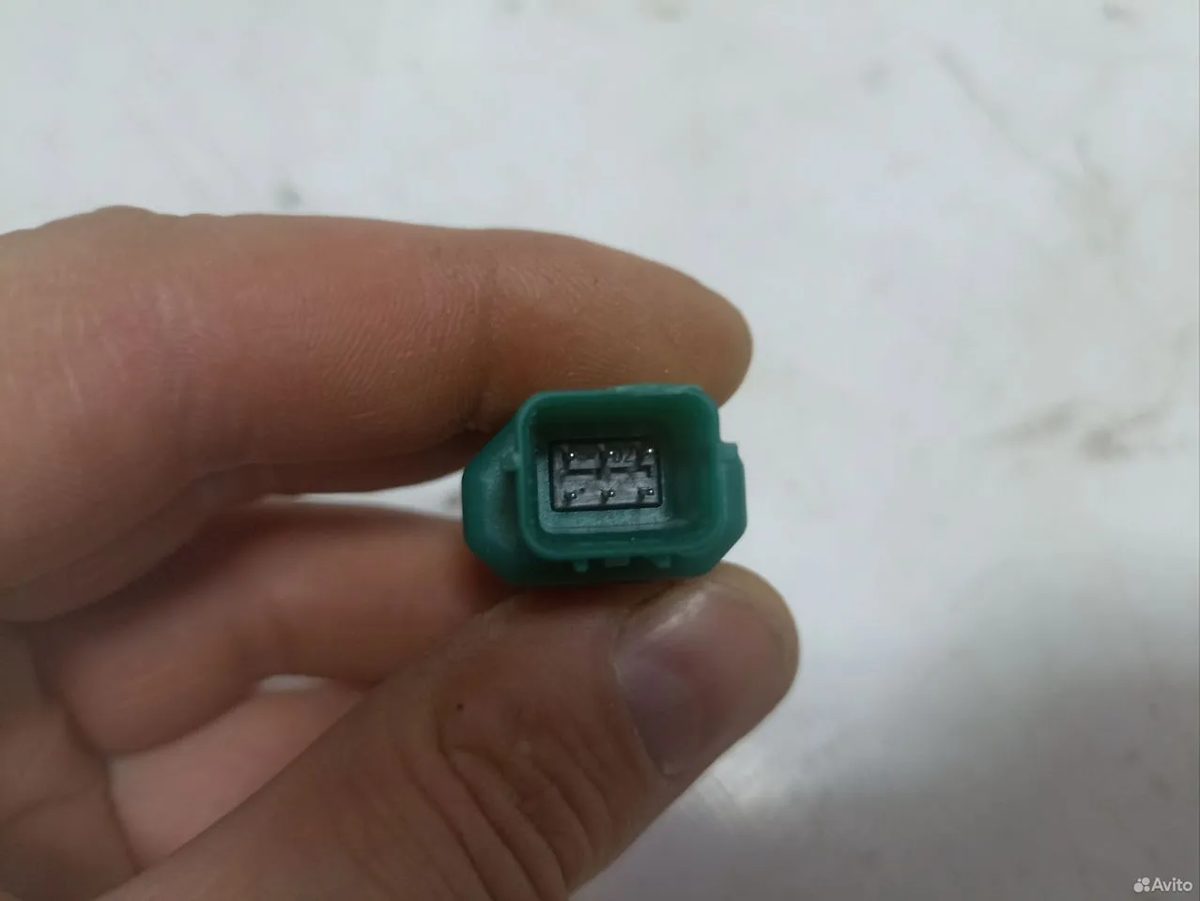 Датчик стопов Kia K5 DL3 — фото 2