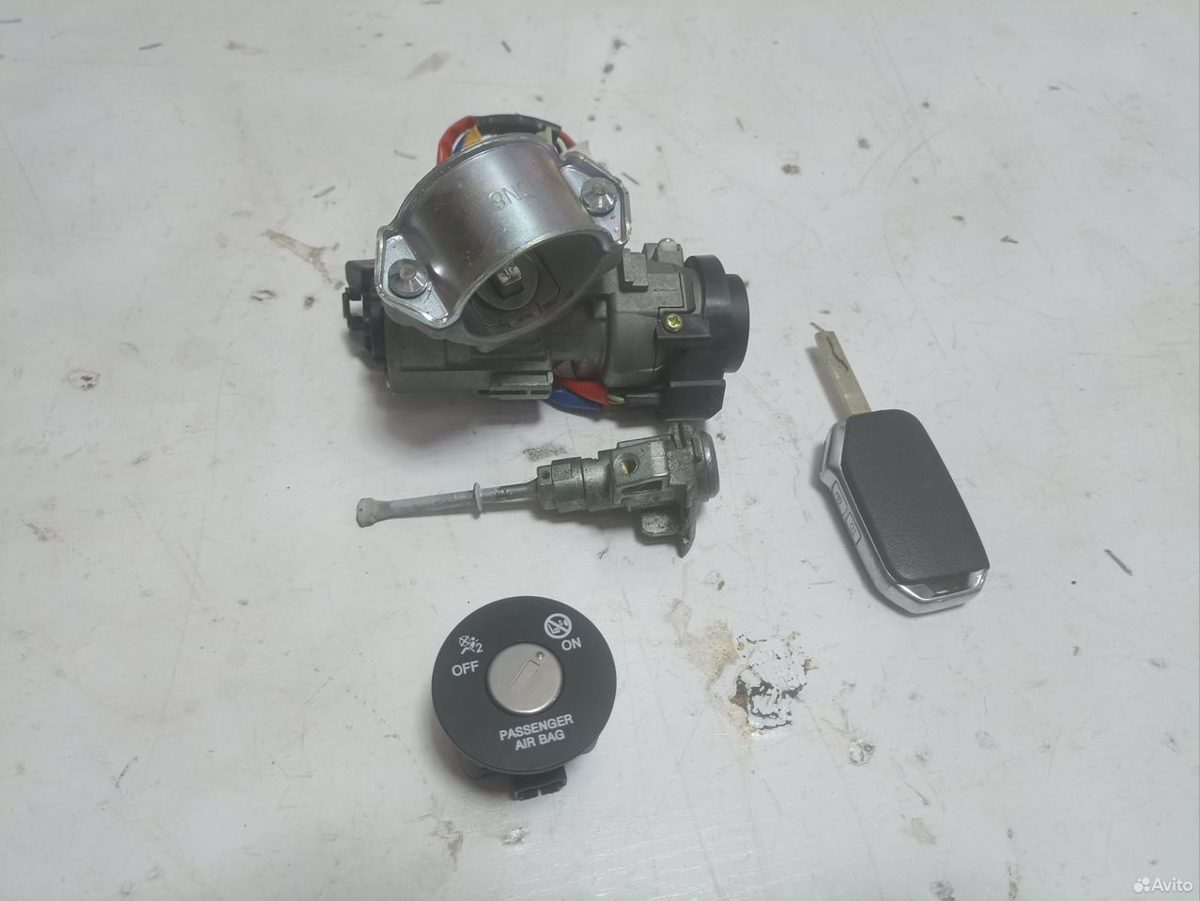 Замок зажигания Kia K5 DL3