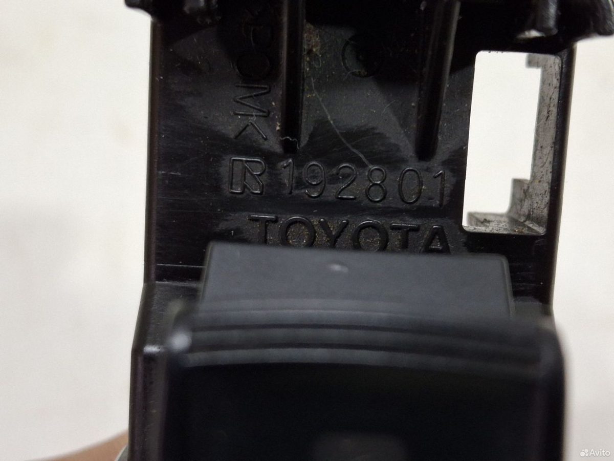 Кнопка стеклоподъёмника Toyota Camry XV55 — фото 4