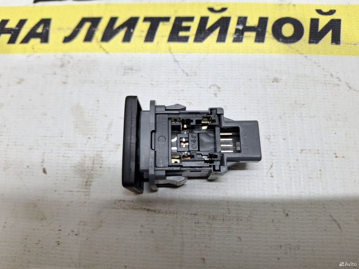Кнопка омывателя фар Toyota Camry XV50 — фото 2